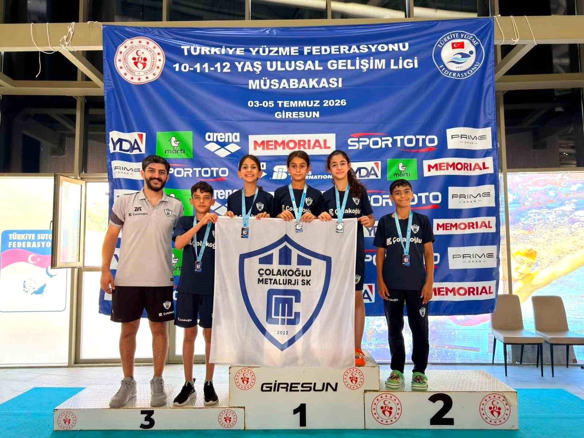 Çolakoğlu Metalurji Yüzücüleri Türkiye Finalleri'ne Hazırlanıyor