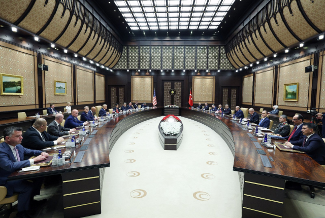 Cumhurbaşkanı Erdoğan ile Trump arasındaki ikili görüşme sona erdi