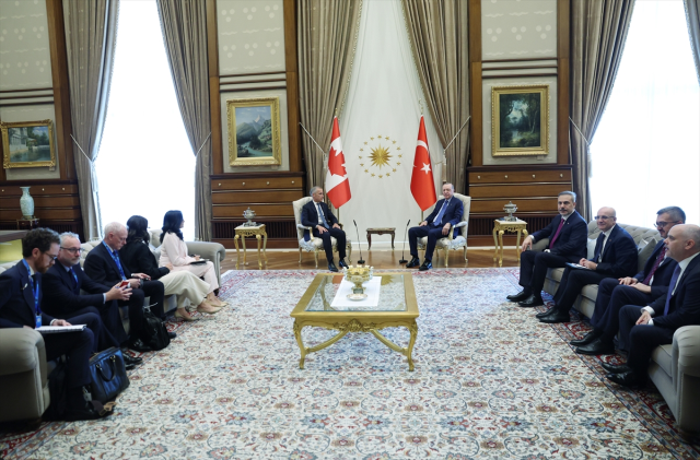 Cumhurbaşkanı Erdoğan'ın NATO diplomasisi! Liderlerle ikili görüşmeler gerçekleşiyor