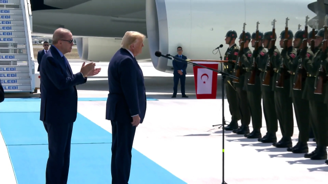 Trump, askerleri Türkçe selamladı