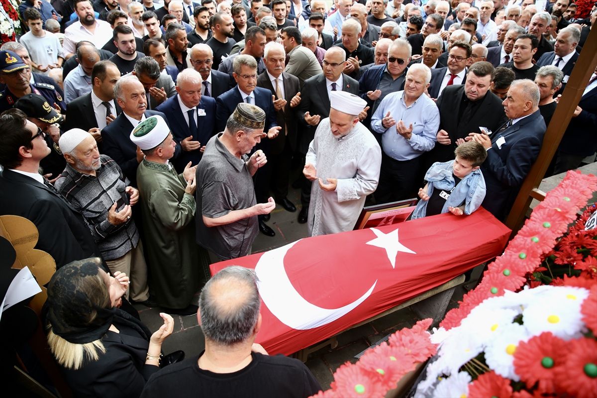 Eski Bakan Burhan Kara Giresun\'da Defnedildi