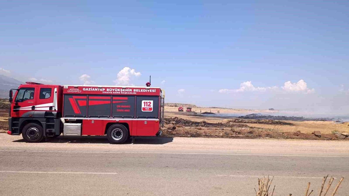 Gaziantep\'te Anız Yangını Büyüdü