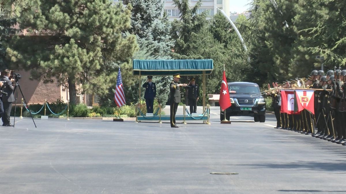 Bayraktaroğlu ve Caine Bir Araya Geldi