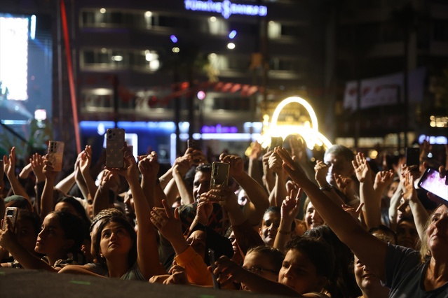 İskenderun’un Kurtuluşu Festivali Çelik Konseriyle Sona Erdi