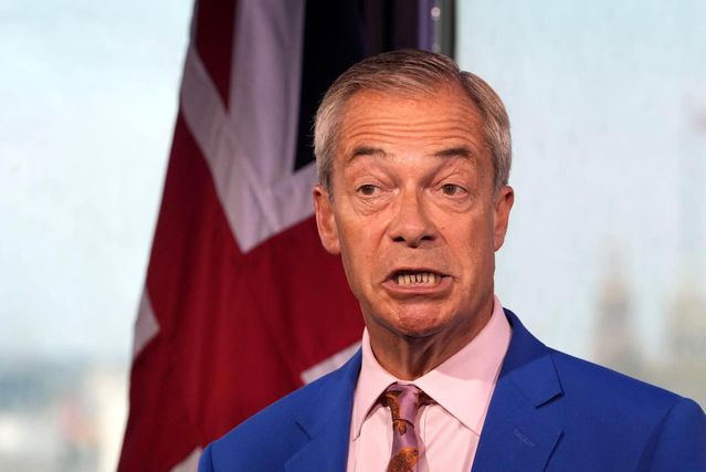 Farage İstifa Etti, Yeniden Aday Olacak