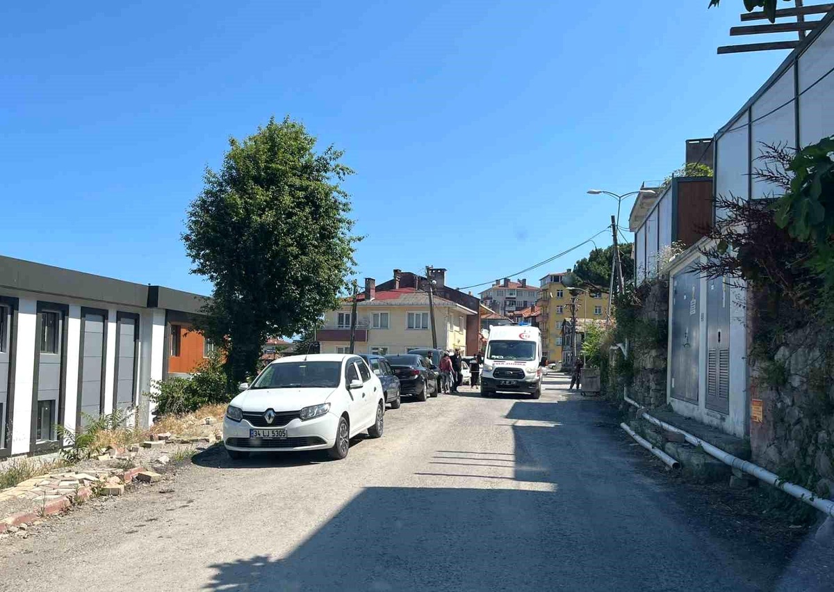 İnebolu\'da İşçi Malzeme Altında Kaldı