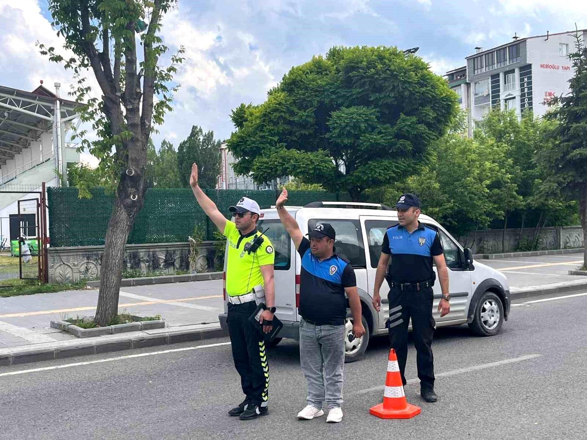 Kars\'ta Özel Gereksinimli Genç Polis Olma Hayalini Gerçekleştirdi