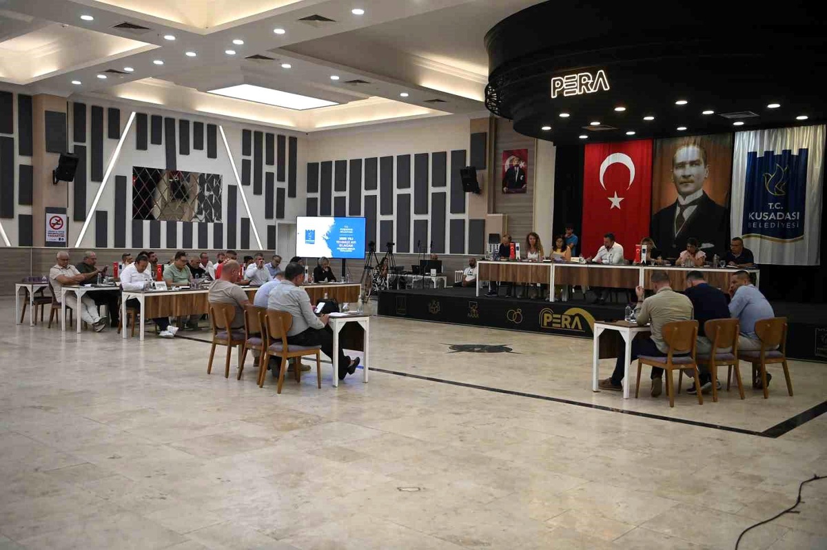 Kuşadası Belediyesi Meclisi\'nden elektrikli araç ve engelli erişimi kararı