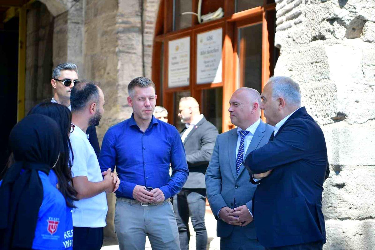 Macaristan Başbakanı Peter Magyar, Yedikule Hisarı\'nı ziyaret etti