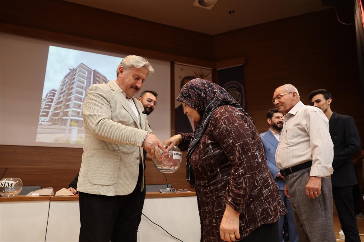 Kayseri\'de Kentsel Dönüşüm Kura Töreni Yapıldı