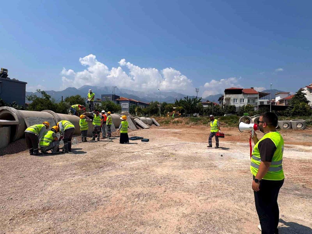 Merkezefendi Enkazda Arama Kurtarma Eğitim Alanında afetlere hazırlık sürüyor