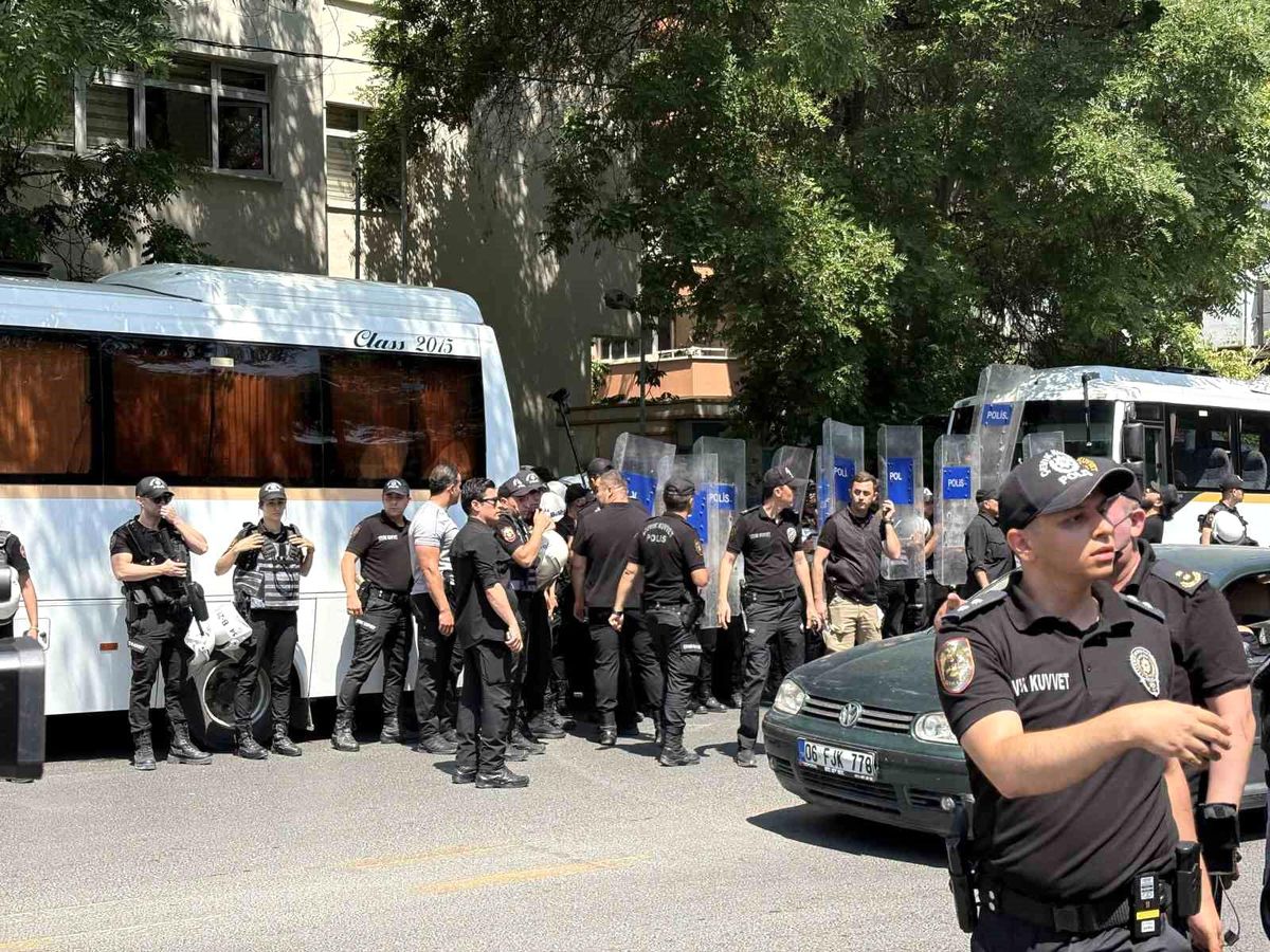 NATO Karşıtı Eylemde Gözaltılar