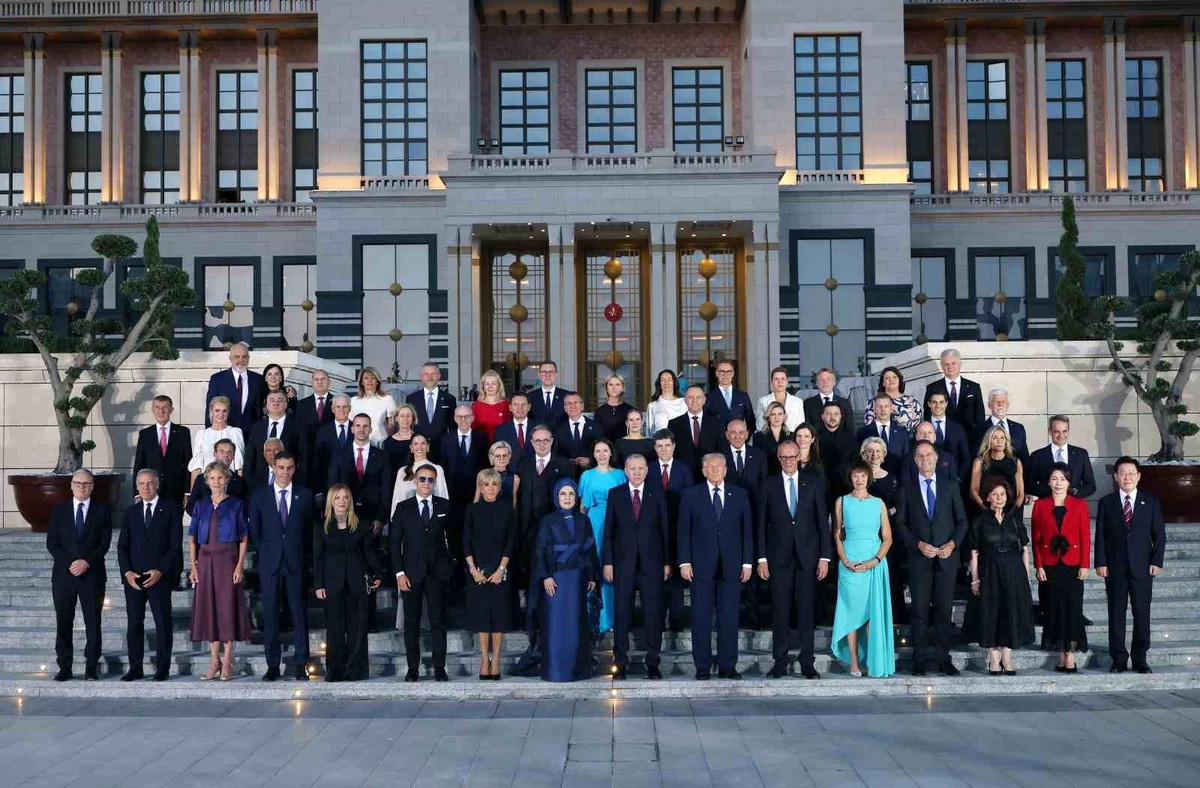 Erdoğan\'dan NATO Liderlerine Külliye\'de Akşam Yemeği