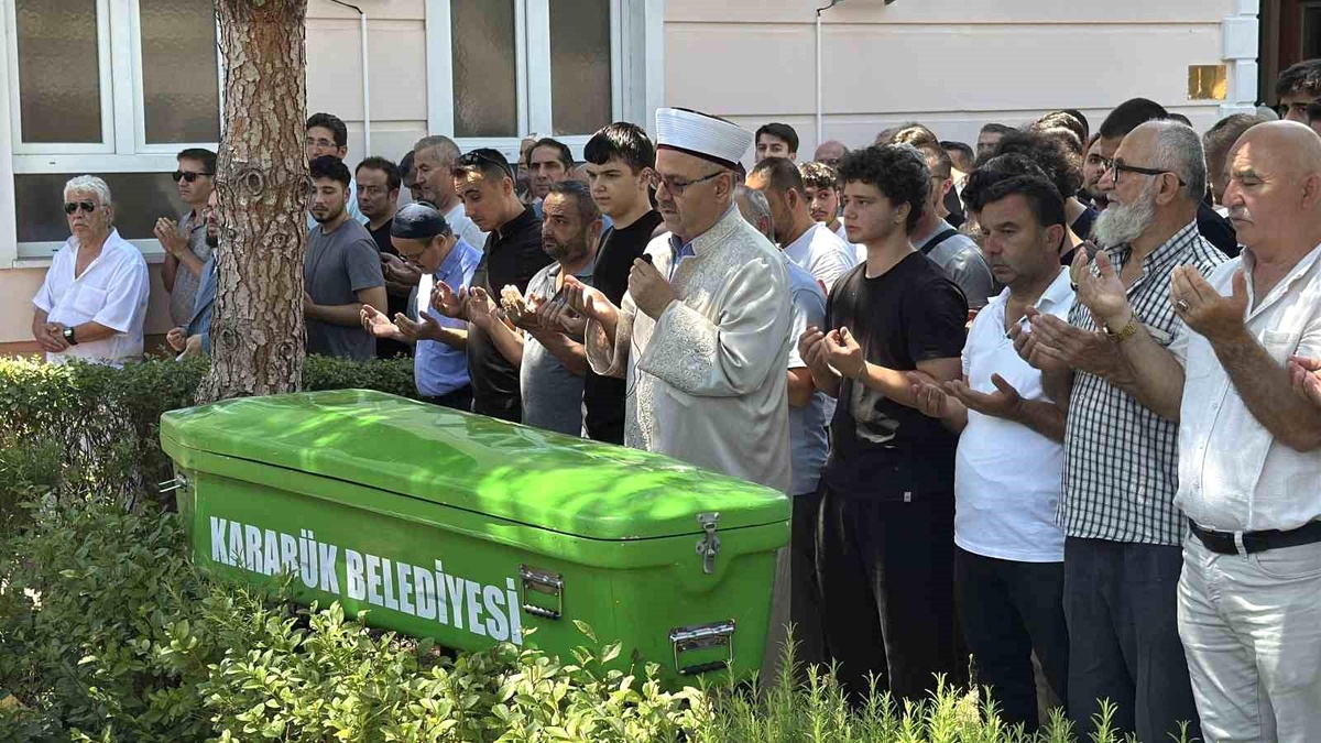Kayıp Öğrenci Hamza Duras Son Yolculuğuna Uğurlandı