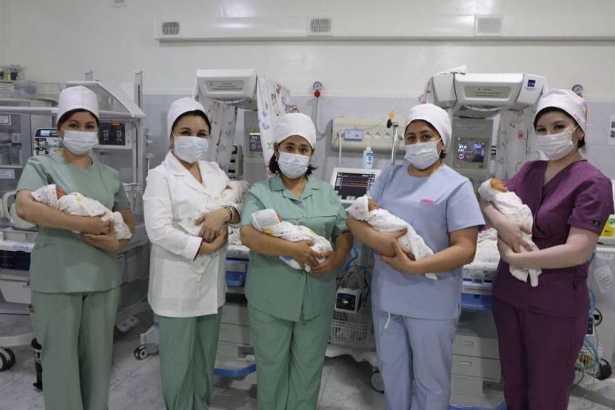 Özbekistan\'da nadir görülen mucize: 32 yaşındaki kadın beşiz dünyaya getirdi
