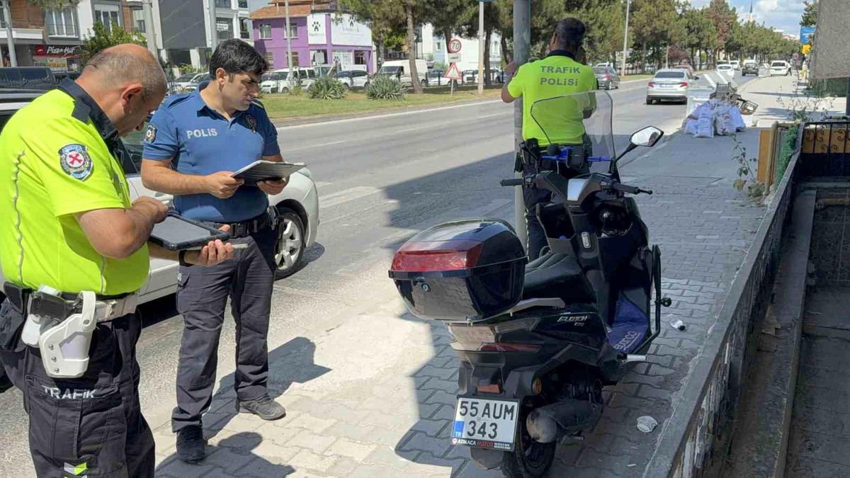 Samsun\'da Motosiklet Kazası: 2 Yaralı