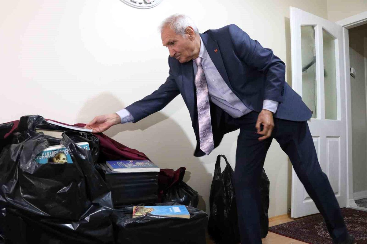 Şehit oğlunun adına 14 bin kitaplık kütüphane