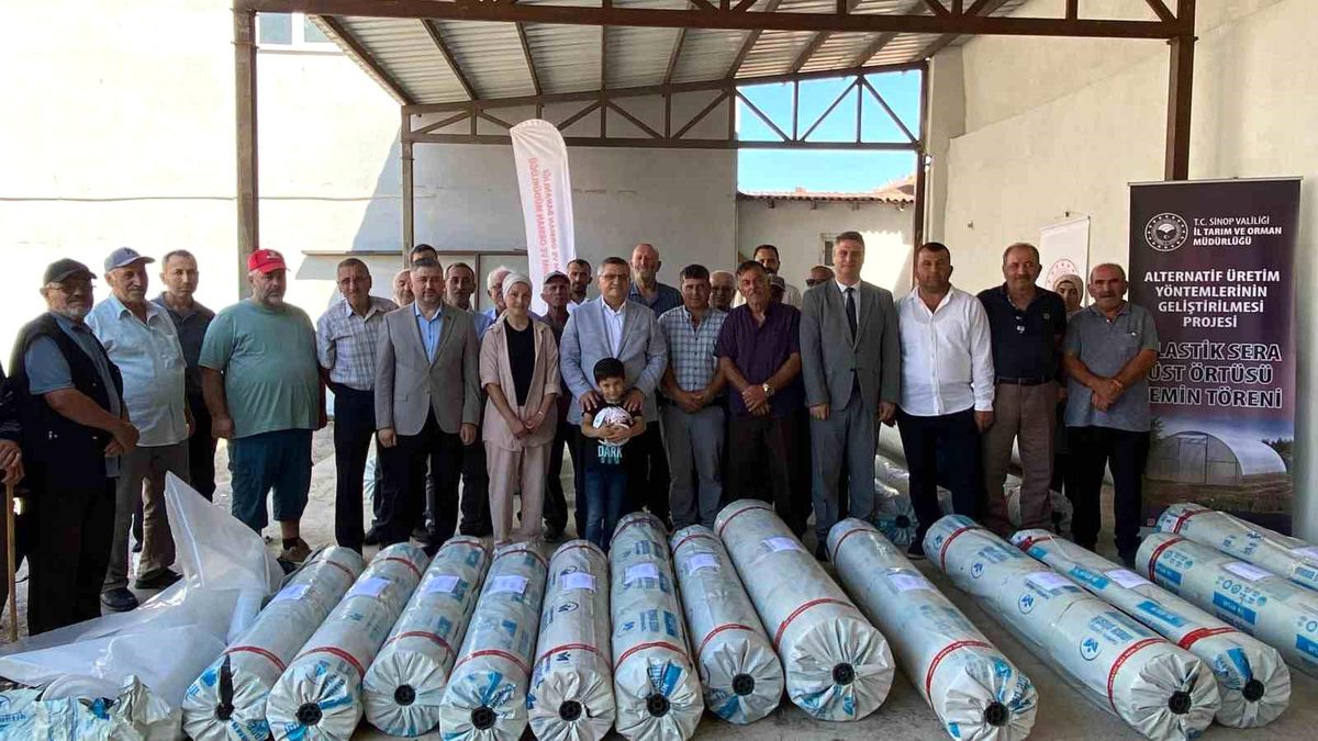 Sinop\'ta 83 Üreticiye Sera Desteği