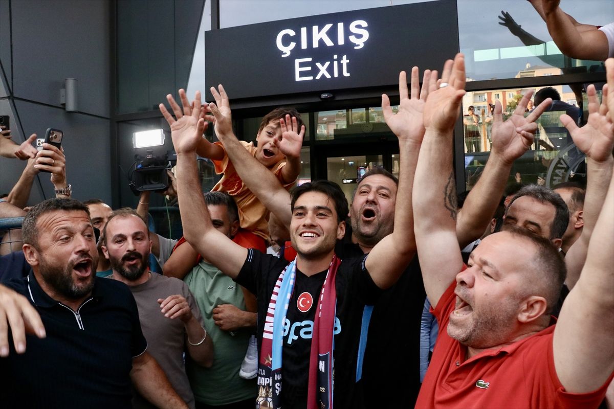 Aral Şimşir Trabzonspor\'a Geldi