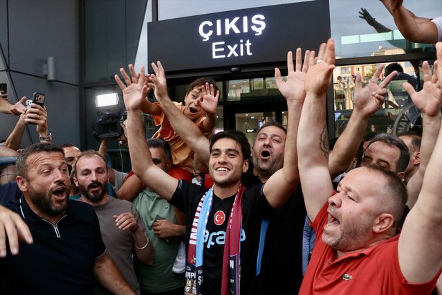 Aral Şimşir Trabzonspor’a Geldi