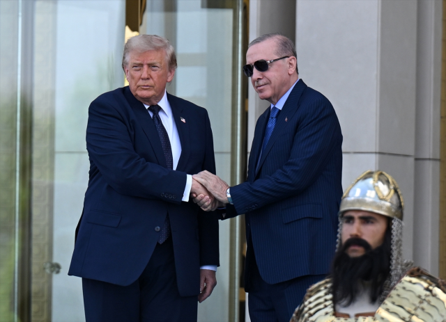 Trump <a class='keyword-sd' href='/ankara/' title='Ankara'>Ankara</a>'da Diriliş Ertuğrul dizisinin müziğiyle karşılandı