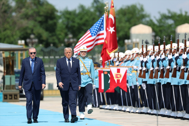 Trump Ankara'da Diriliş Ertuğrul dizisinin müziğiyle karşılandı