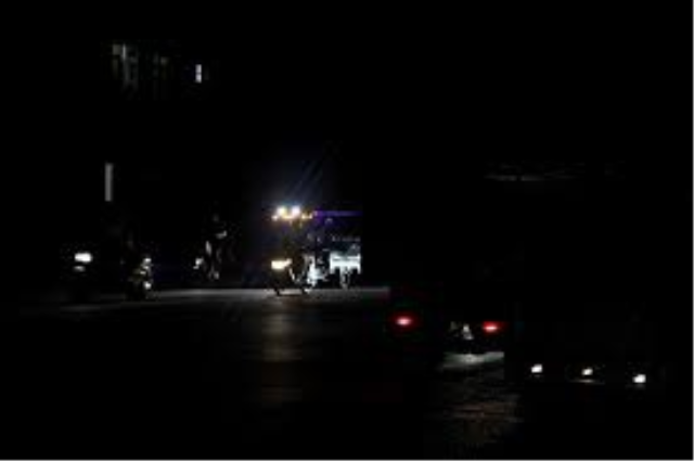 Ulusal elektrik sistemi çöken Küba karanlığa gömüldü