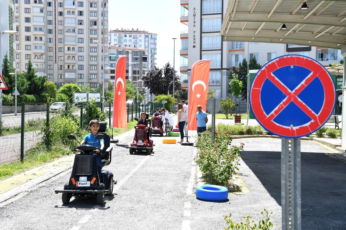 Yeşilyurt Trafik Eğitim Parkı\'nda 6 Bin 820 öğrenciye uygulamalı trafik eğitimi verildi