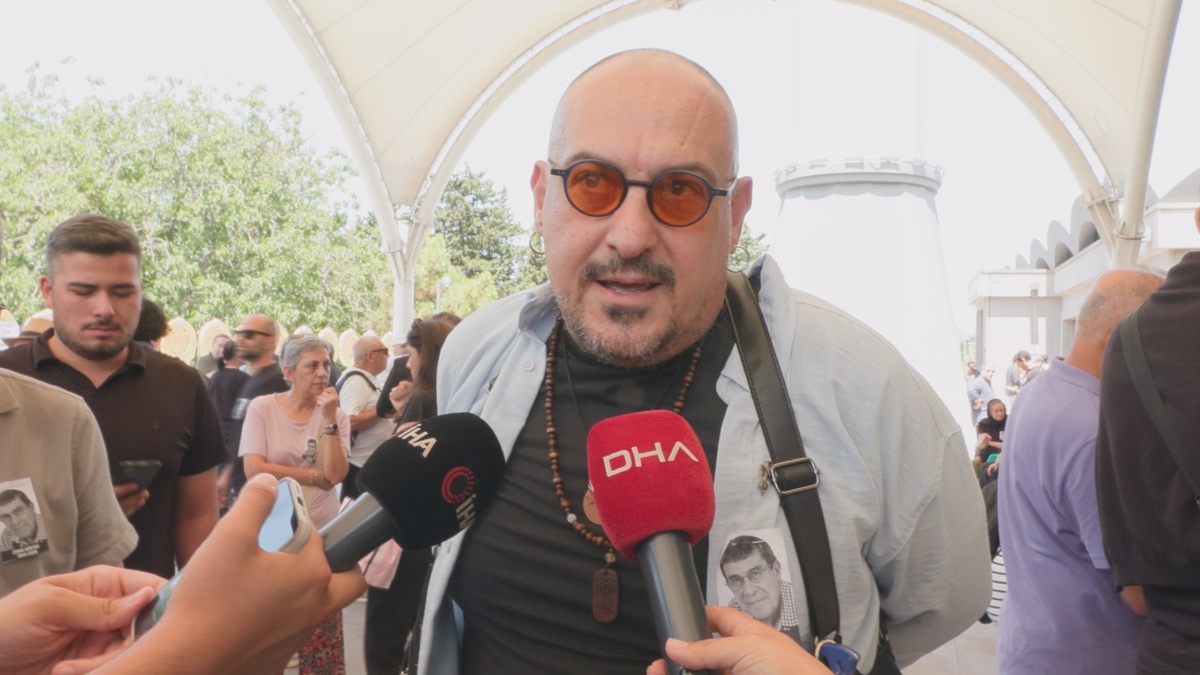 Usta tiyatrocu Zihni Göktay son yolculuğuna uğurlandı