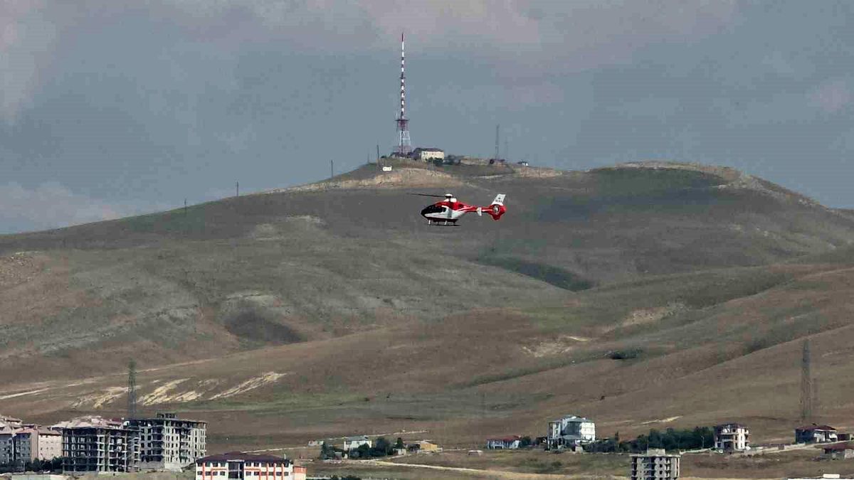 81 Yaşındaki Hasta Ambulans Helikopterle Van\'a Sevk Edildi
