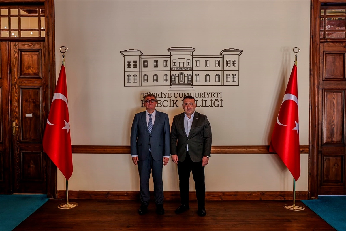 Vali Sözer, Kaymakam Helvacı\'yı Kabul Etti