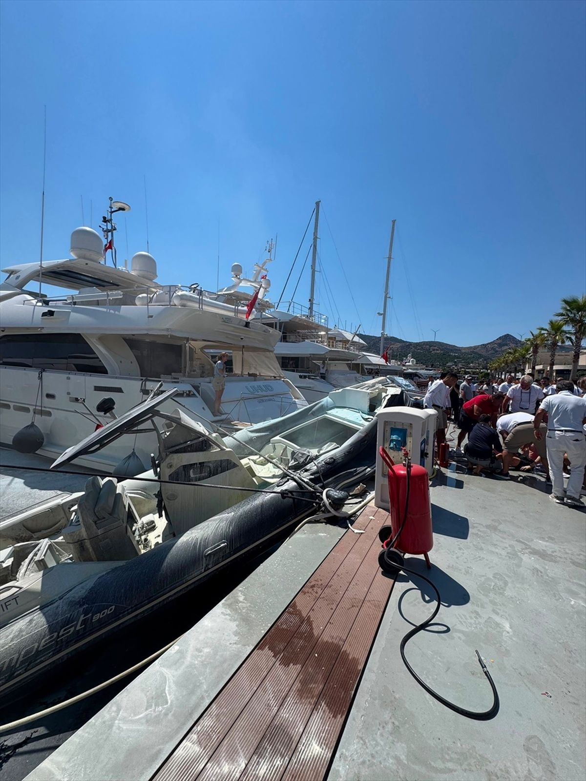Bodrum\'da Bot Patladı: 1 Yaralı