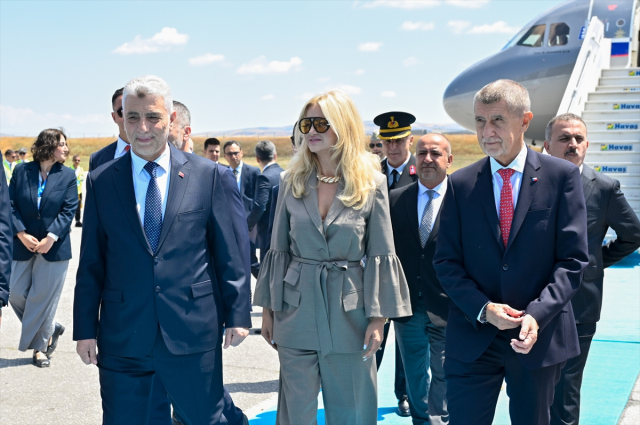Çek Cumhuriyeti’nin iç kavgası Ankara’ya taşındı: NATO Zirvesi’nde ülkeyi iki ayrı lider temsil etti