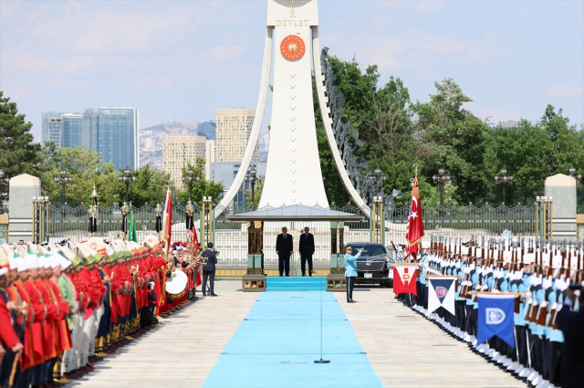 Cumhurbaşkanı Erdoğan anlattı! Liderler karşılamada yeniçerileri görünce...