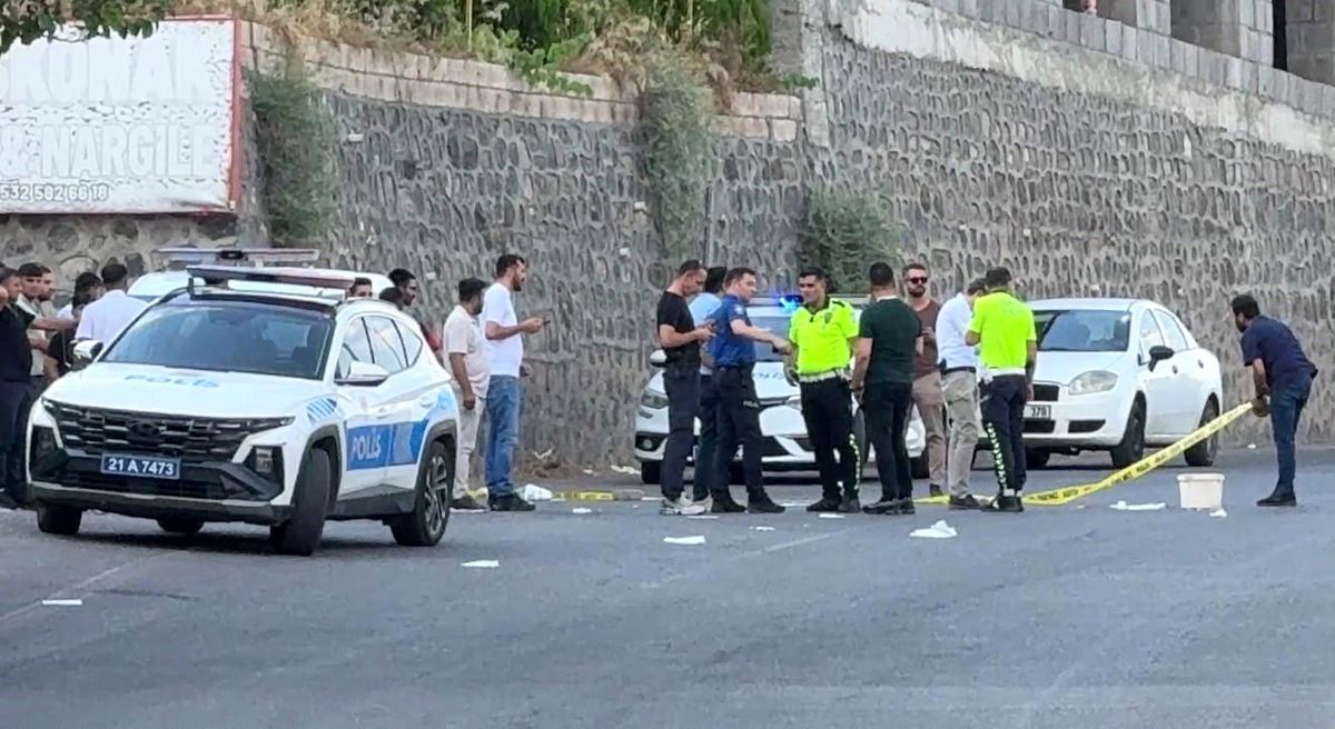 Diyarbakır\'da Esnafın Kurşunları: Müşteri Ağır Yaralı