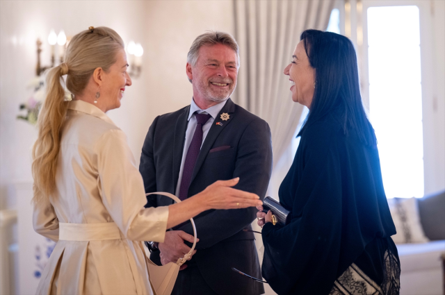 Emine Erdoğan, liderlerin eşlerini Çankaya Köşkü'nde ağırladı