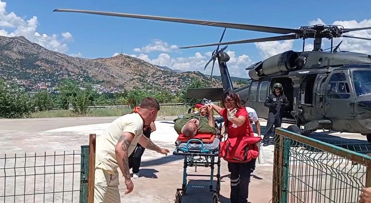 Engerek Yılanı Isırdı, Helikopterle Hastaneye Ulaştırıldı