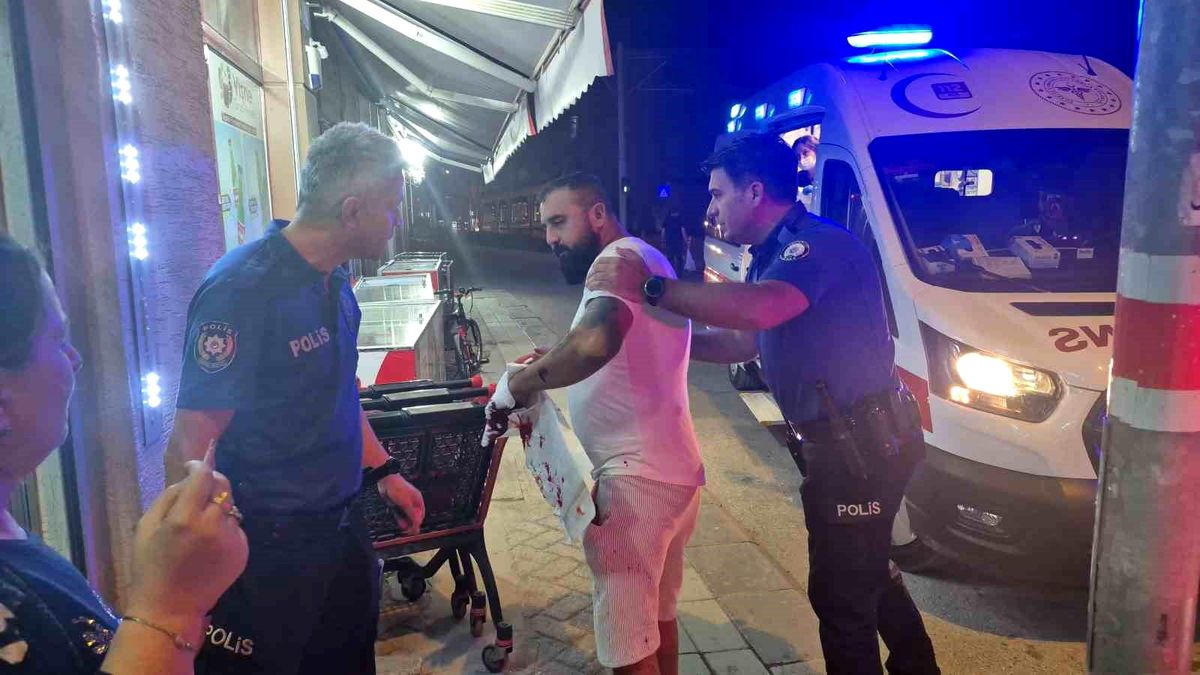 Eskişehir\'de Bıçaklı Kavga: 1 Yaralı