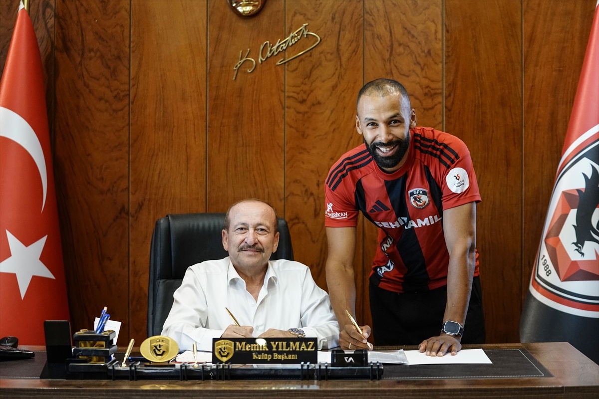 Gaziantep FK\'dan Nazım Sangare\'ye Yeni Sözleşme