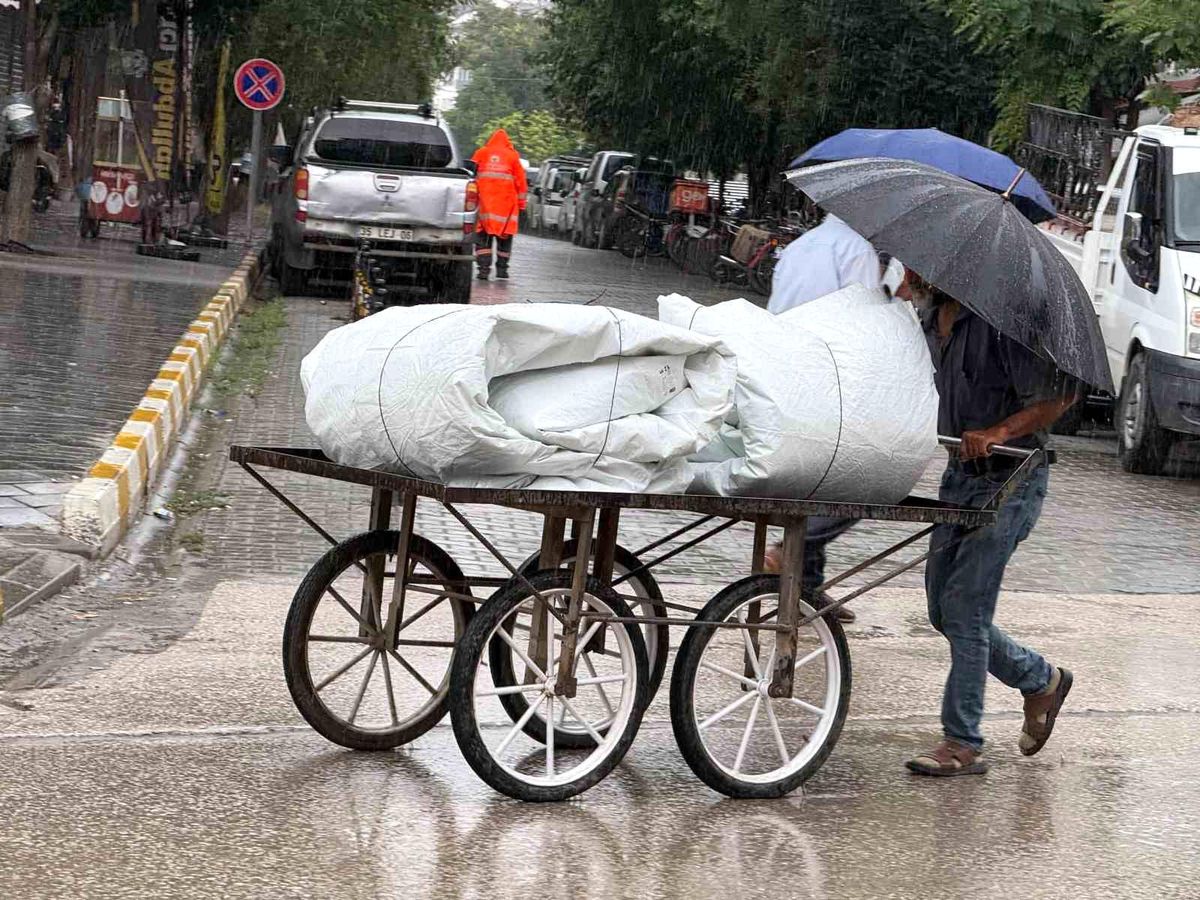 Iğdır\'da Sağanak Yağış Hayatı Olumsuz Etkiledi