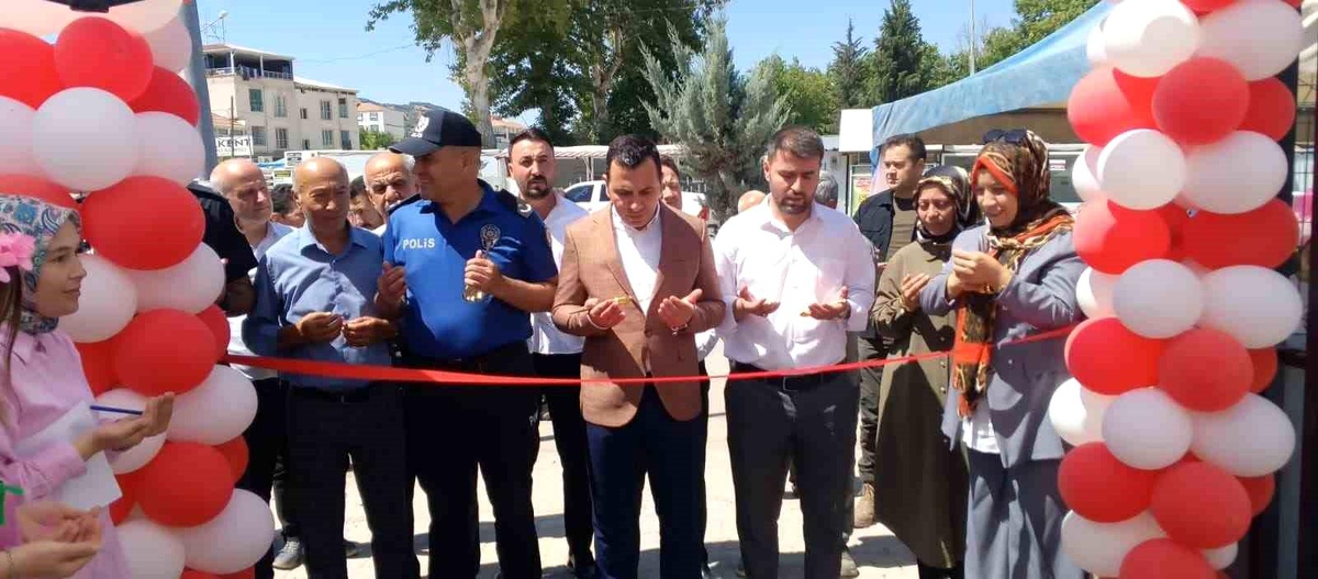 Gölbaşı\'nda Yıl Sonu Sergisi Açıldı