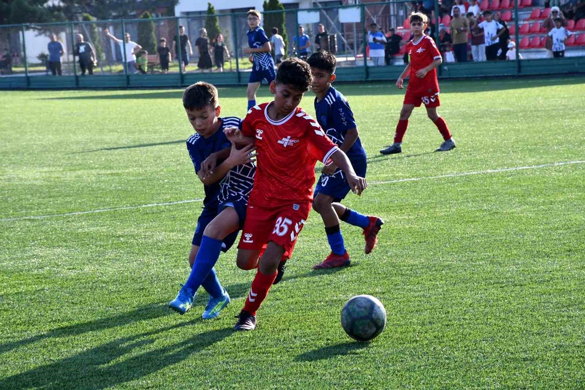 Kayseri U-11 Ligi\'nde şampiyon Melikgazi Belediyespor oldu