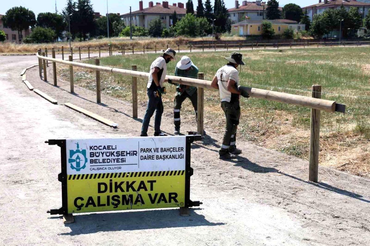 Kocaeli\'de Gölcük Rahvan At Tesisi yarışlar öncesi bakıma alındı