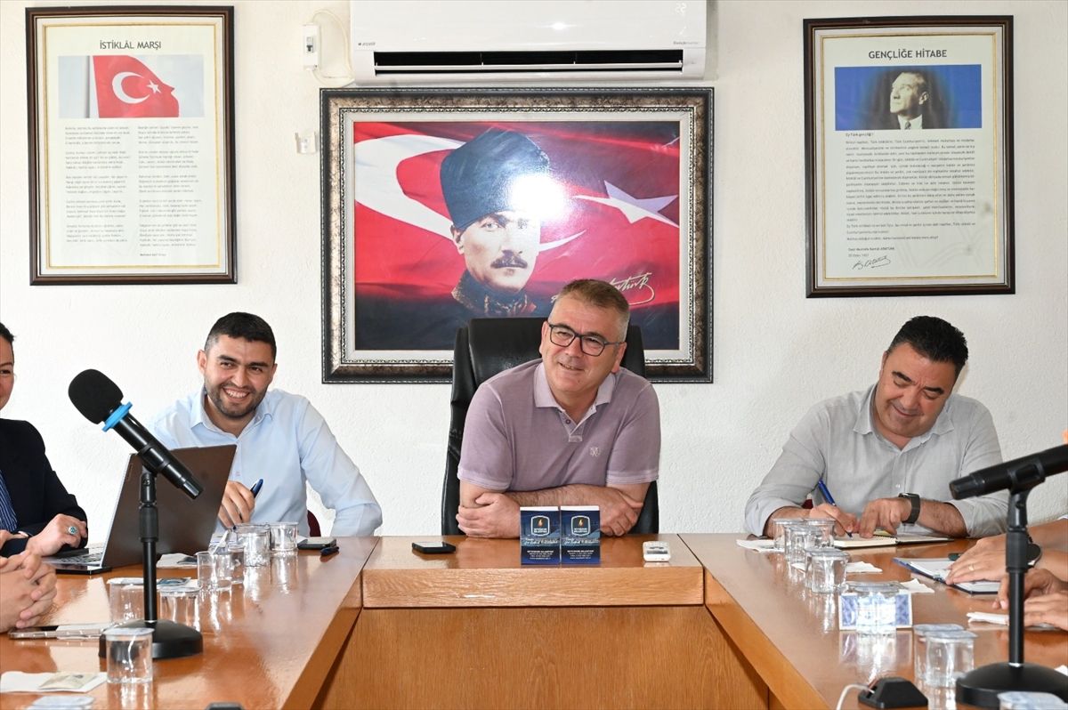 Ustaoğlu, Mühendislerle Toplandı