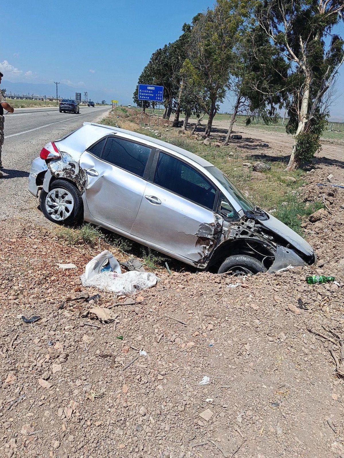 Hatay\'da Kaza: Araç Devrildi, Sürücü Yaralandı