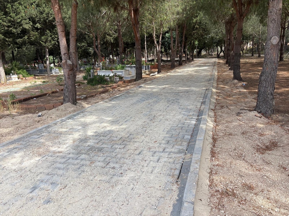 Kumluca Mezarlıklarında Bakım Çalışmaları