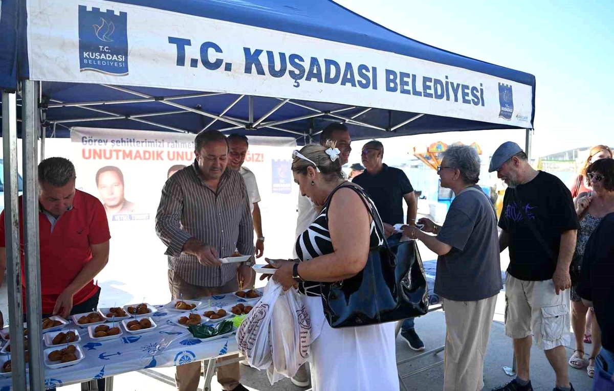 Kuşadası Belediyesi görevi başında hayatını kaybeden çalışanlarını unutmadı