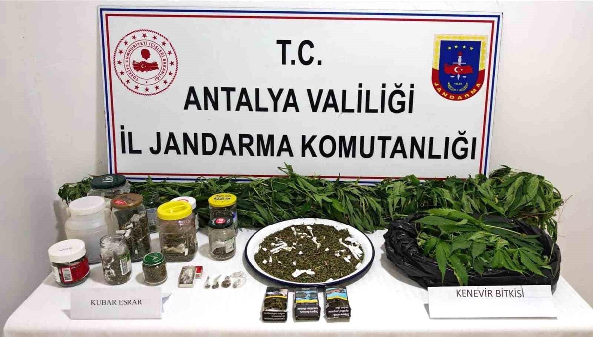 Manavgat\'ta Uyuşturucu Operasyonu: 2 Tutuklama