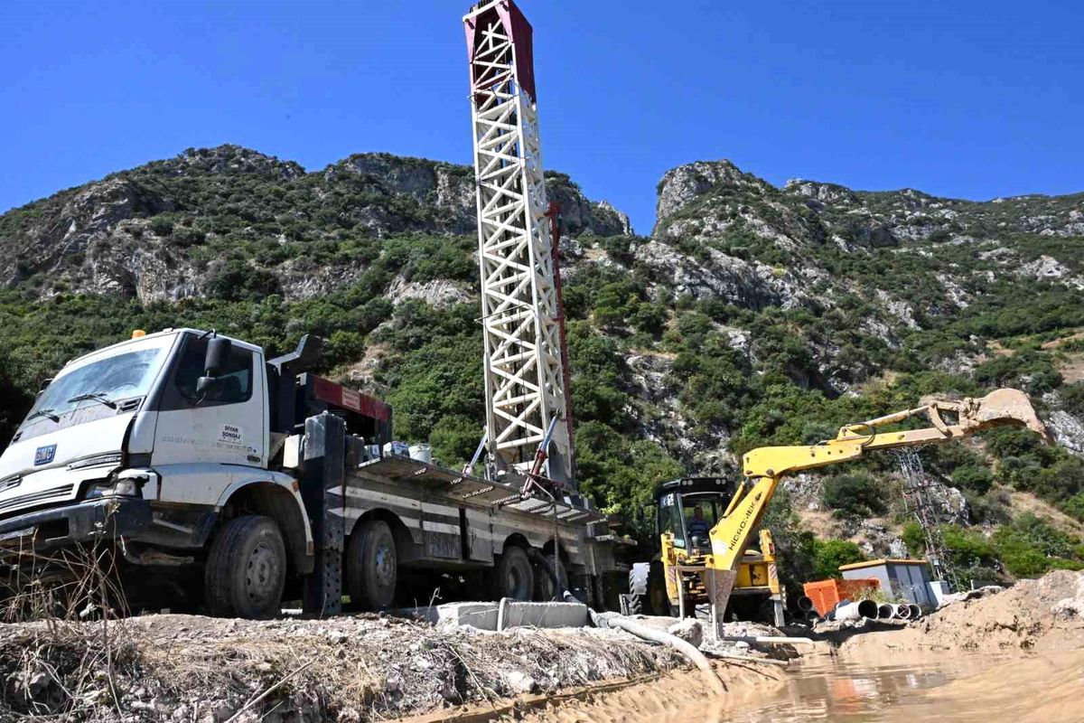 Manisa\'da 20 noktada eş zamanlı sondaj