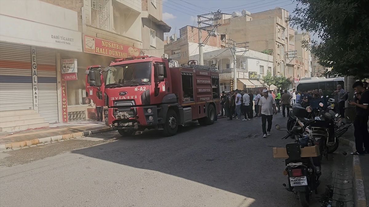 Nusaybin\'de Halı Dükkanında Yangın